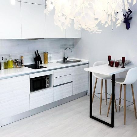 Затишна Квартира У Центрі Міста Elisium3 Kiev Esterno foto
