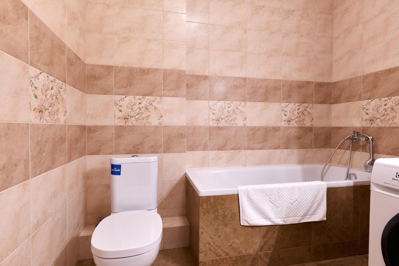 Затишна Квартира У Центрі Міста Elisium3 Kiev Esterno foto